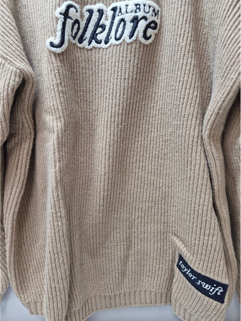Taylor Swift Folklore Album Beige Knit Sweater Size Large B423 - Picture 4 of 7